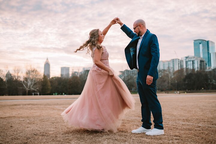 Private Vacation Photoshoot with Photographer in Chicago - Photo 1 of 25